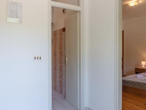 olivera-apartment-a2-valentina-hallway-01.jpg