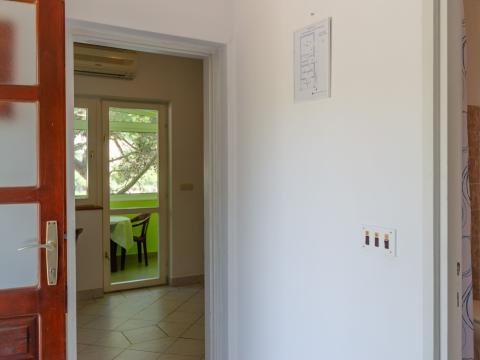 olivera-apartment-a2-valentina-hallway-02.jpg