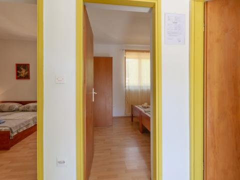 olivera-apartment-a3-tonci-hallway-02.jpg